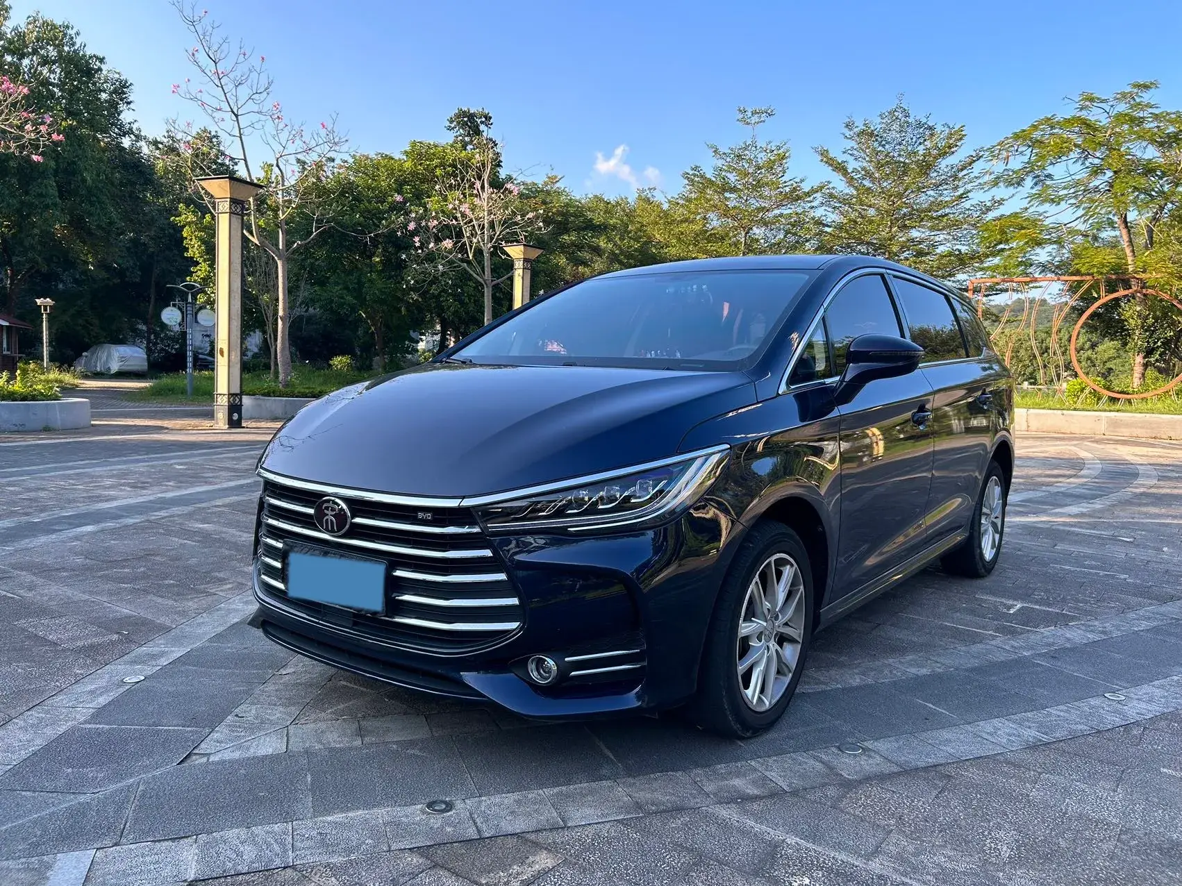 2019 BYD SONG view 1