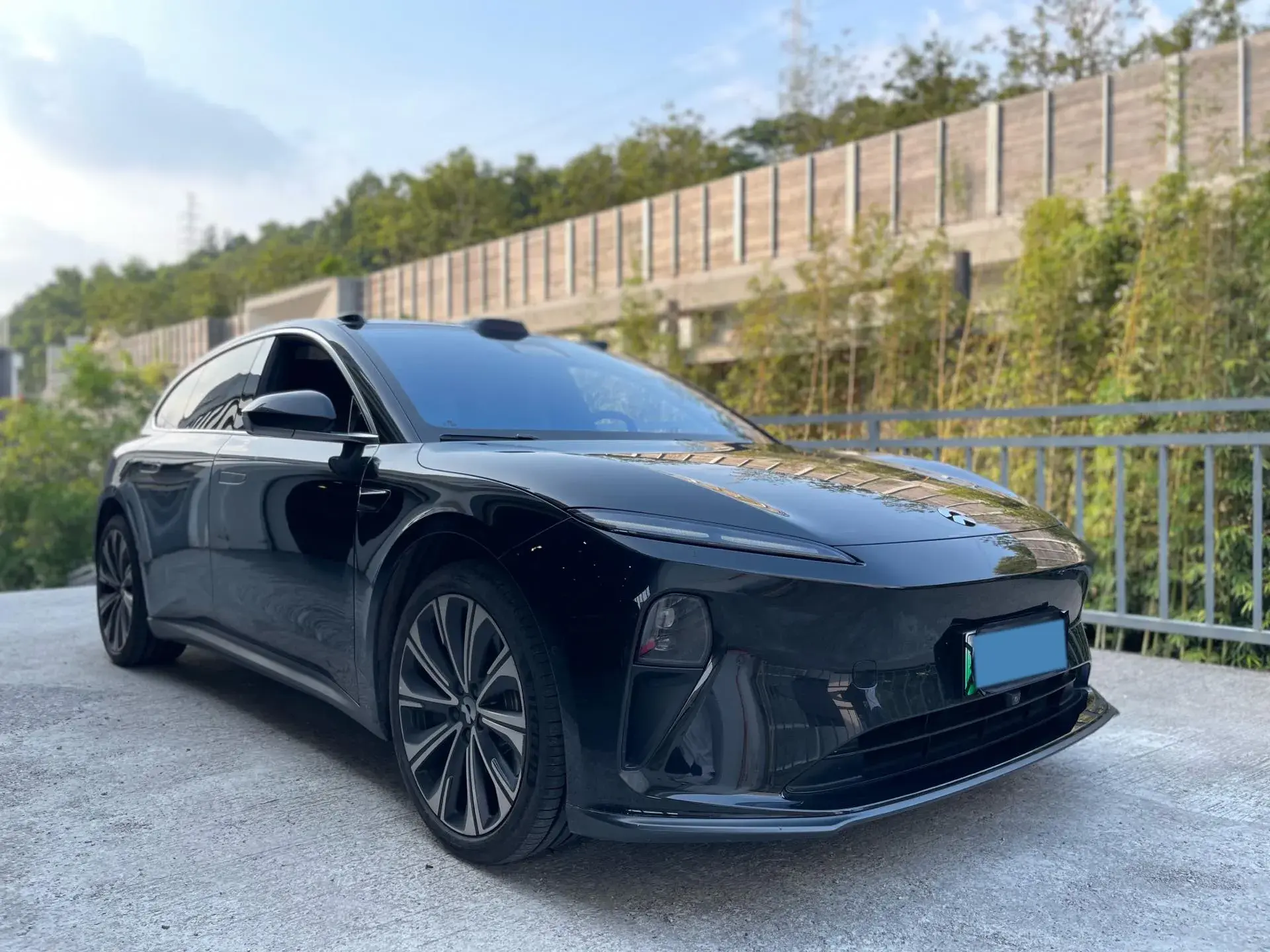 2024 NIO ET5T thumbnail 4