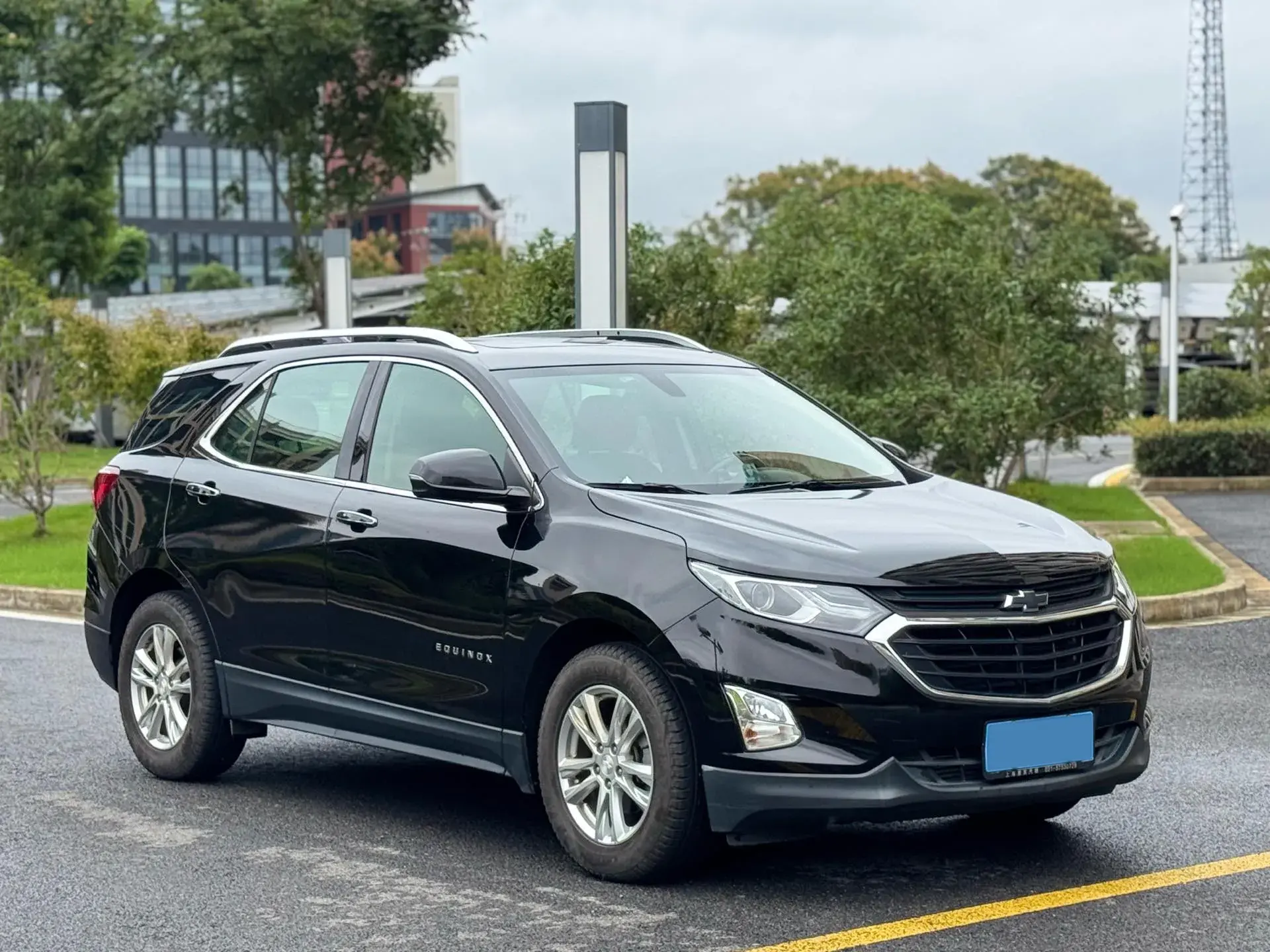 2019 CHEVROLET EQUINOX thumbnail 3