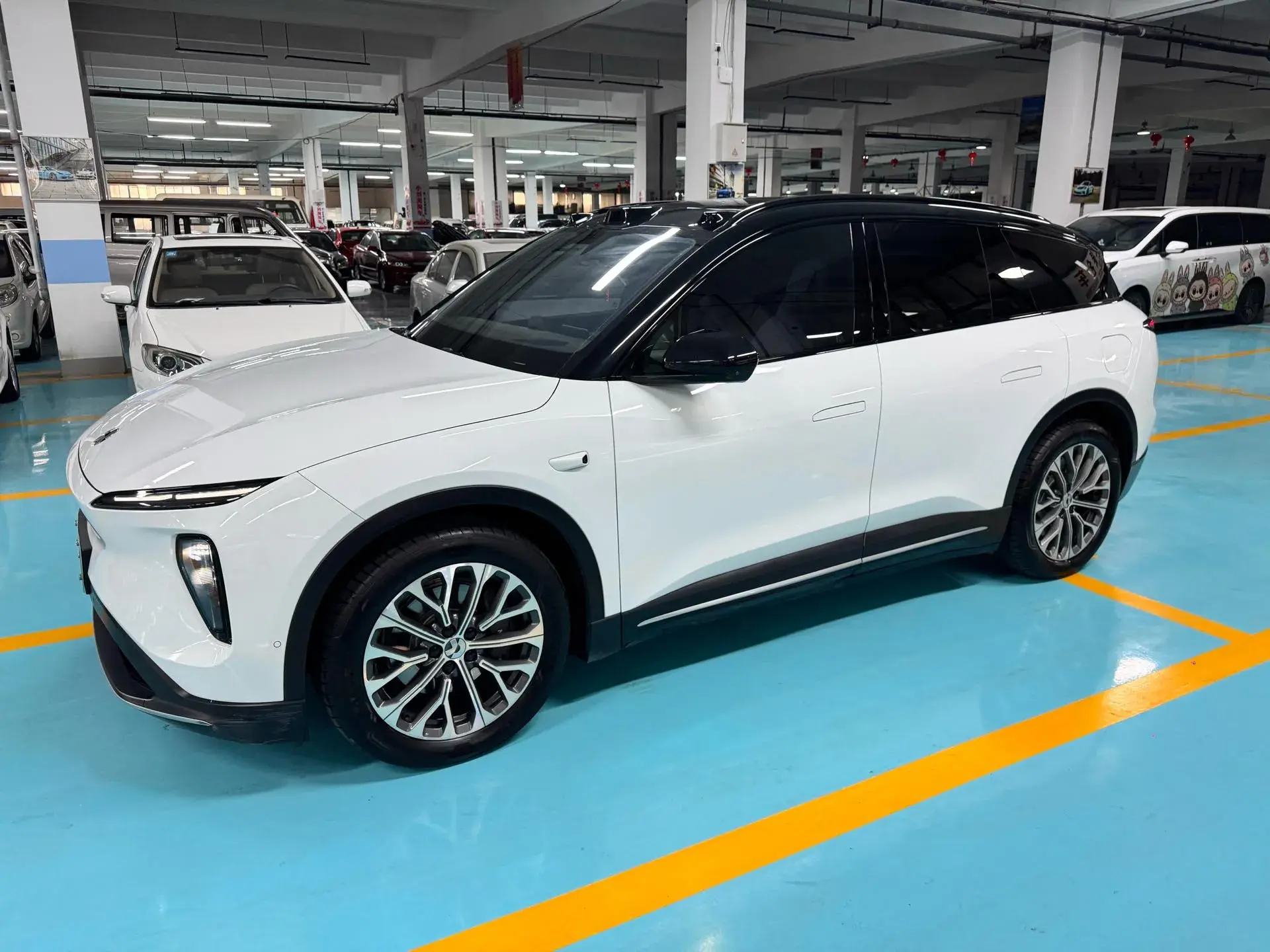 2024 NIO ES6 view 1