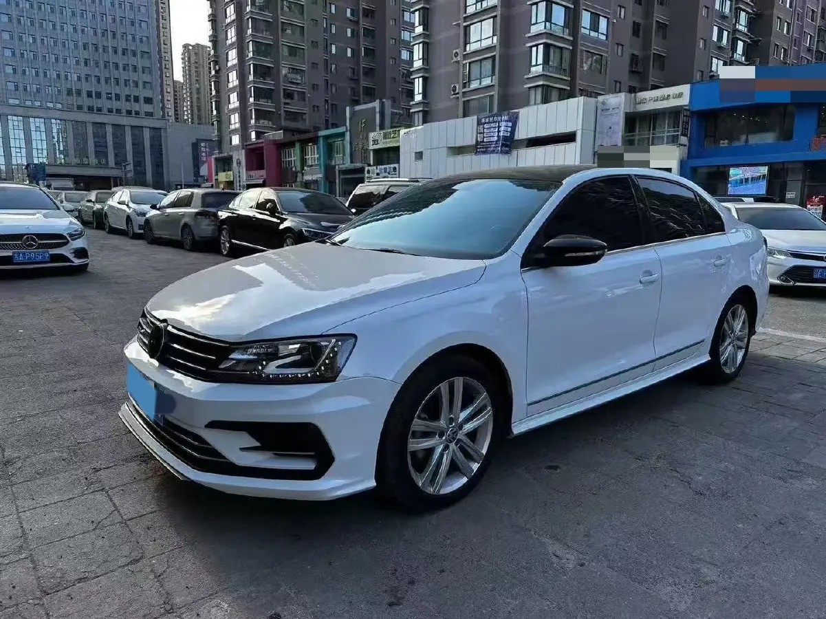 2018 Volkswagen Sagitar 1.4T 150HP L4 7DCT