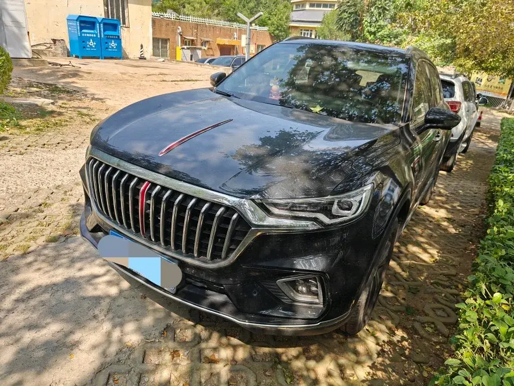 2022 HONGQI HS5 view 1