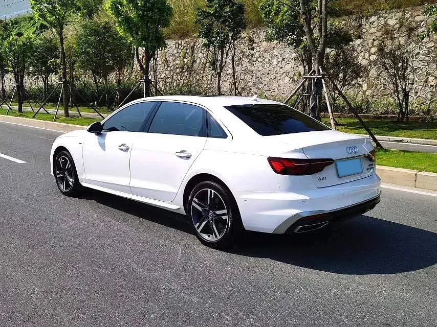 2020 AUDI A4L thumbnail 3