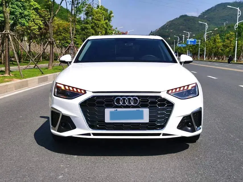 2020 AUDI A4L thumbnail 2