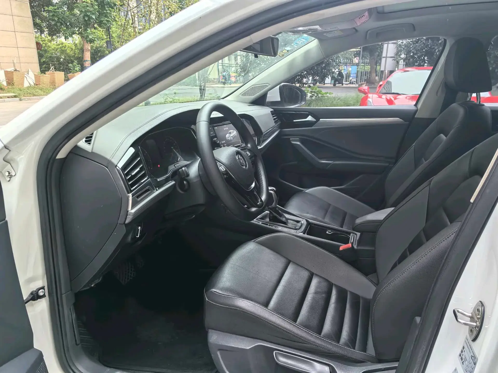 2019 VOLKSWAGEN SAGITAR thumbnail 4