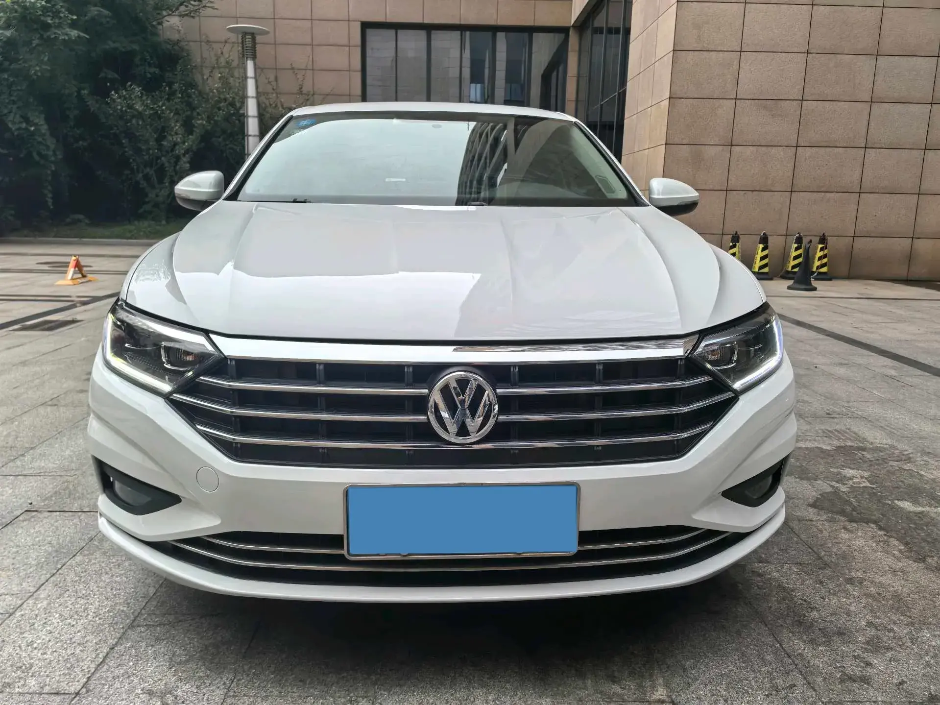 2019 VOLKSWAGEN SAGITAR thumbnail 2