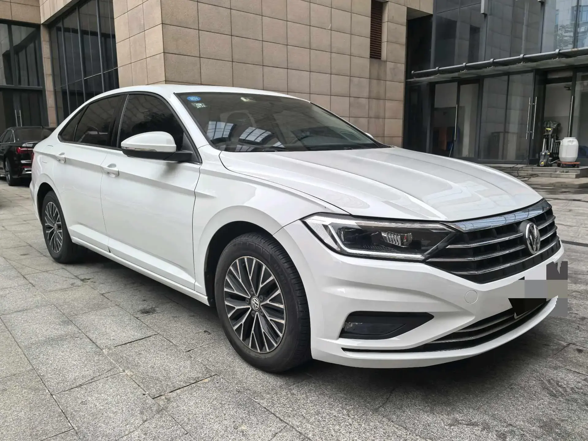 2019 VOLKSWAGEN SAGITAR thumbnail 3