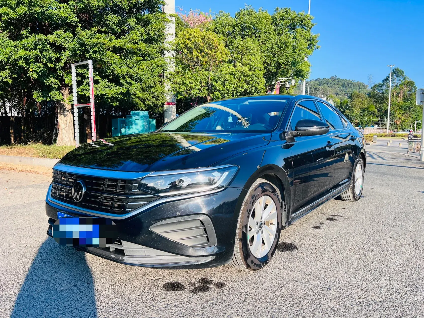 2024 VOLKSWAGEN PASSAT view 1