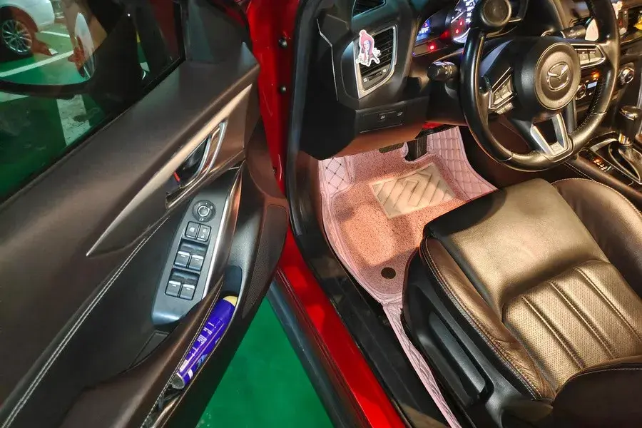 2018 MAZDA CX-4 thumbnail 4