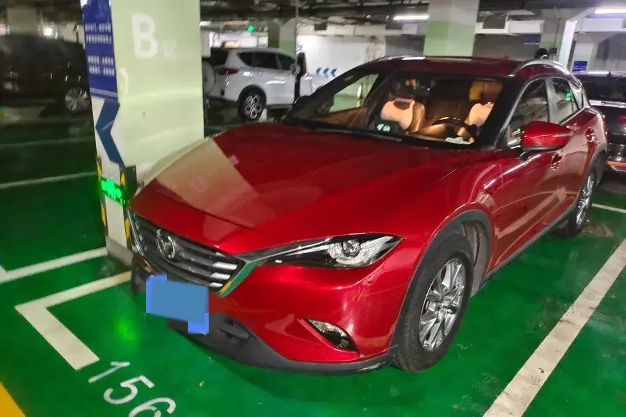 2018 MAZDA CX-4 view 1