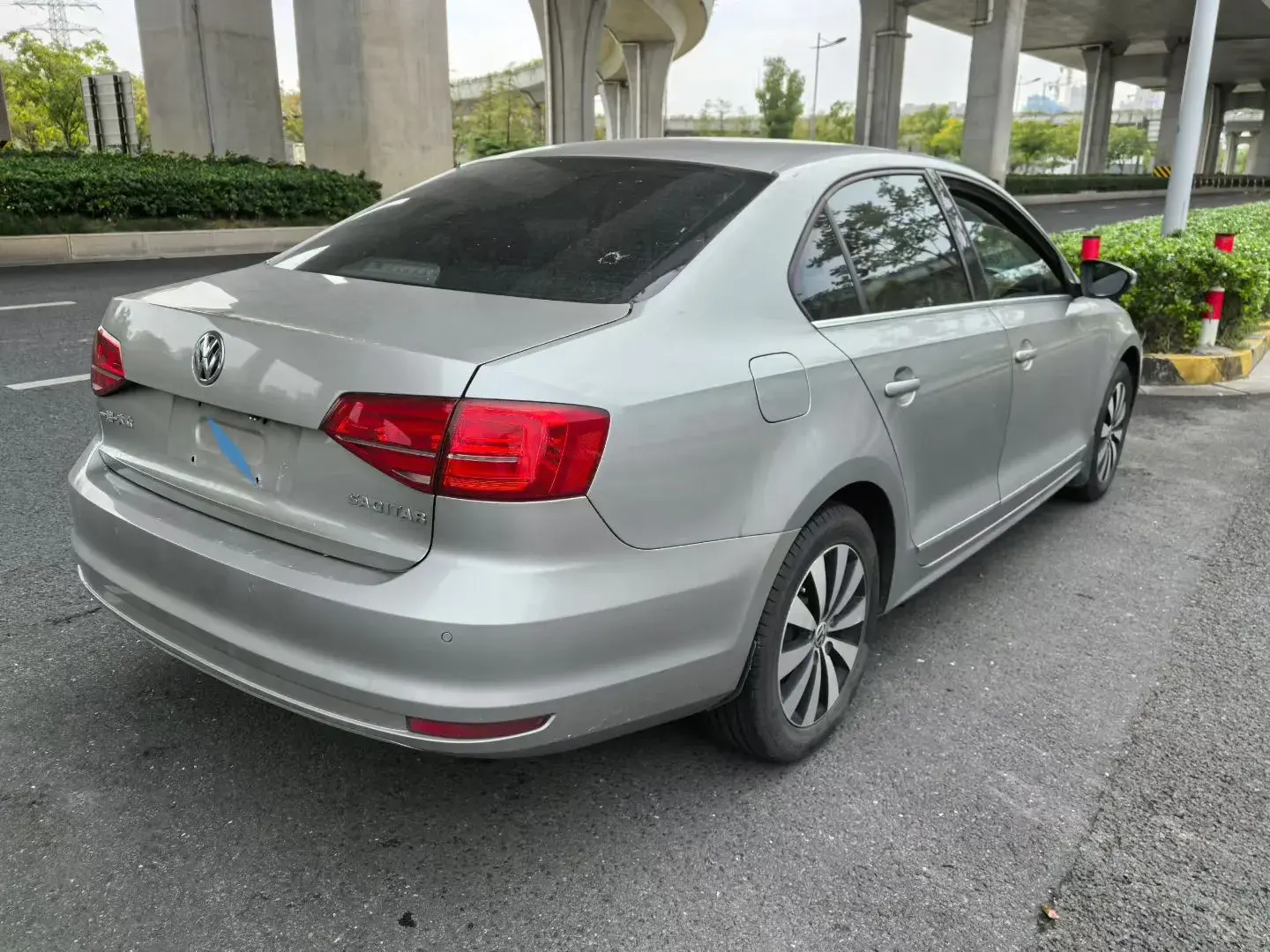 2018 VOLKSWAGEN SAGITAR thumbnail 3