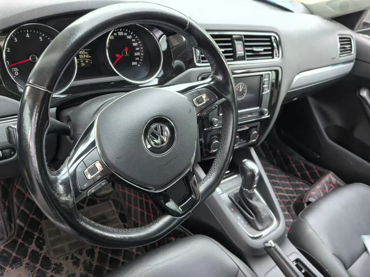 2018 VOLKSWAGEN SAGITAR thumbnail 4