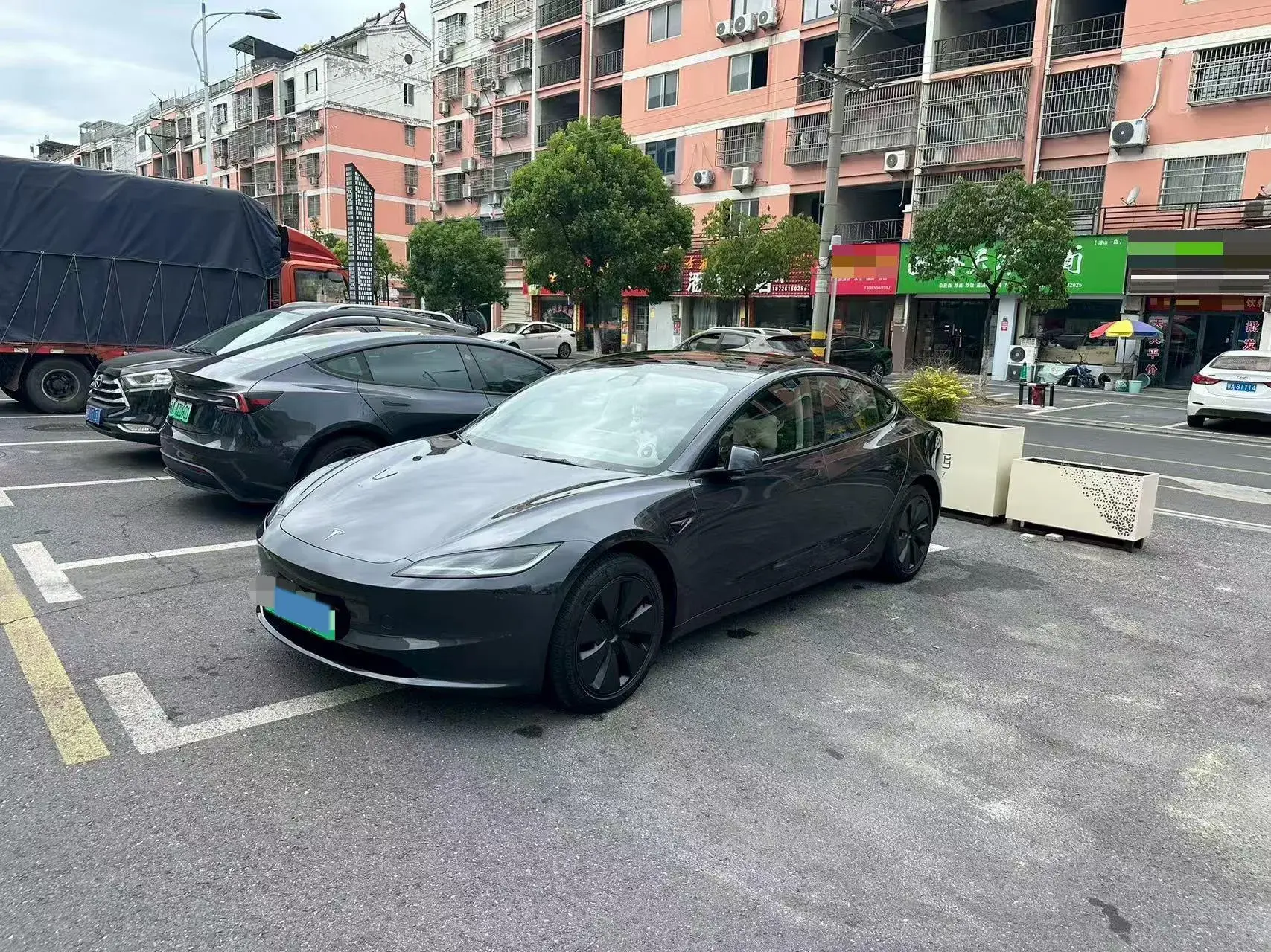 2025 TESLA MODEL view 1