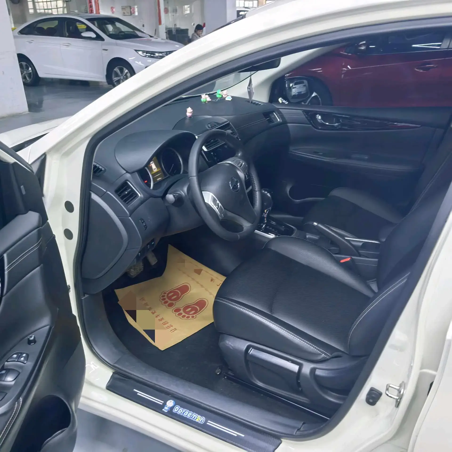 2021 NISSAN TIIDA thumbnail 4