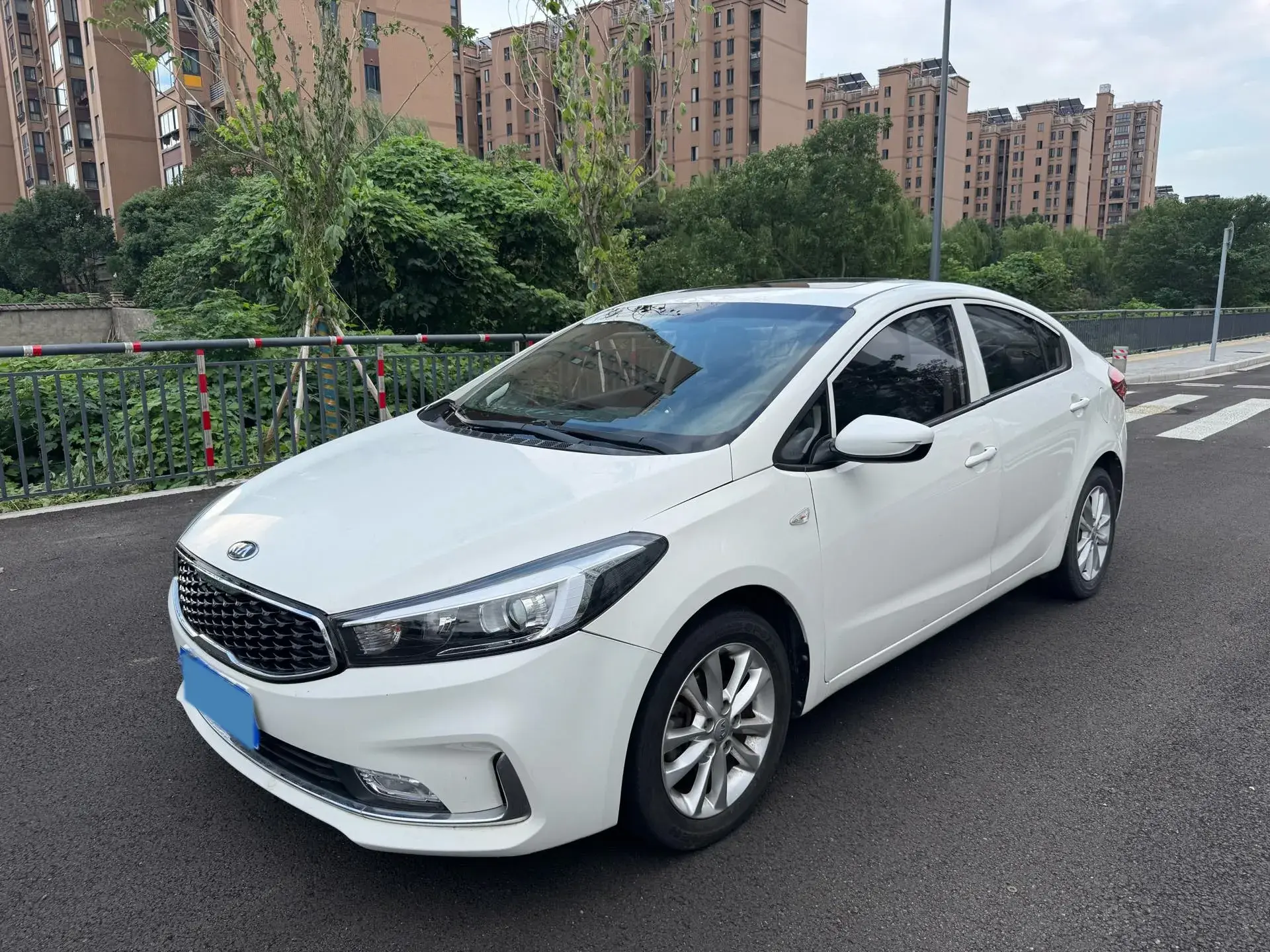 2017 KIA K3 view 1