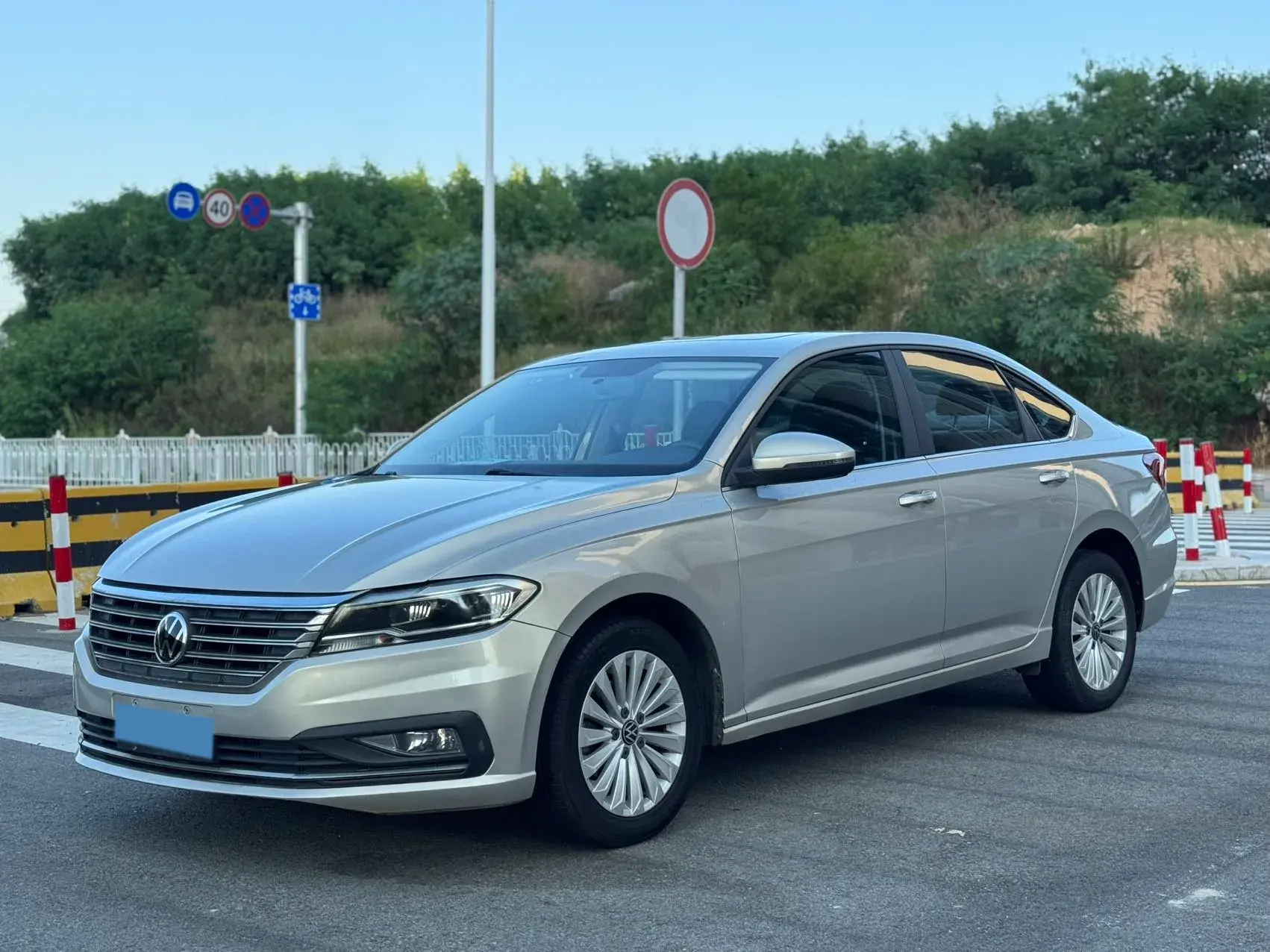 2021 VOLKSWAGEN LAVIDA view 1