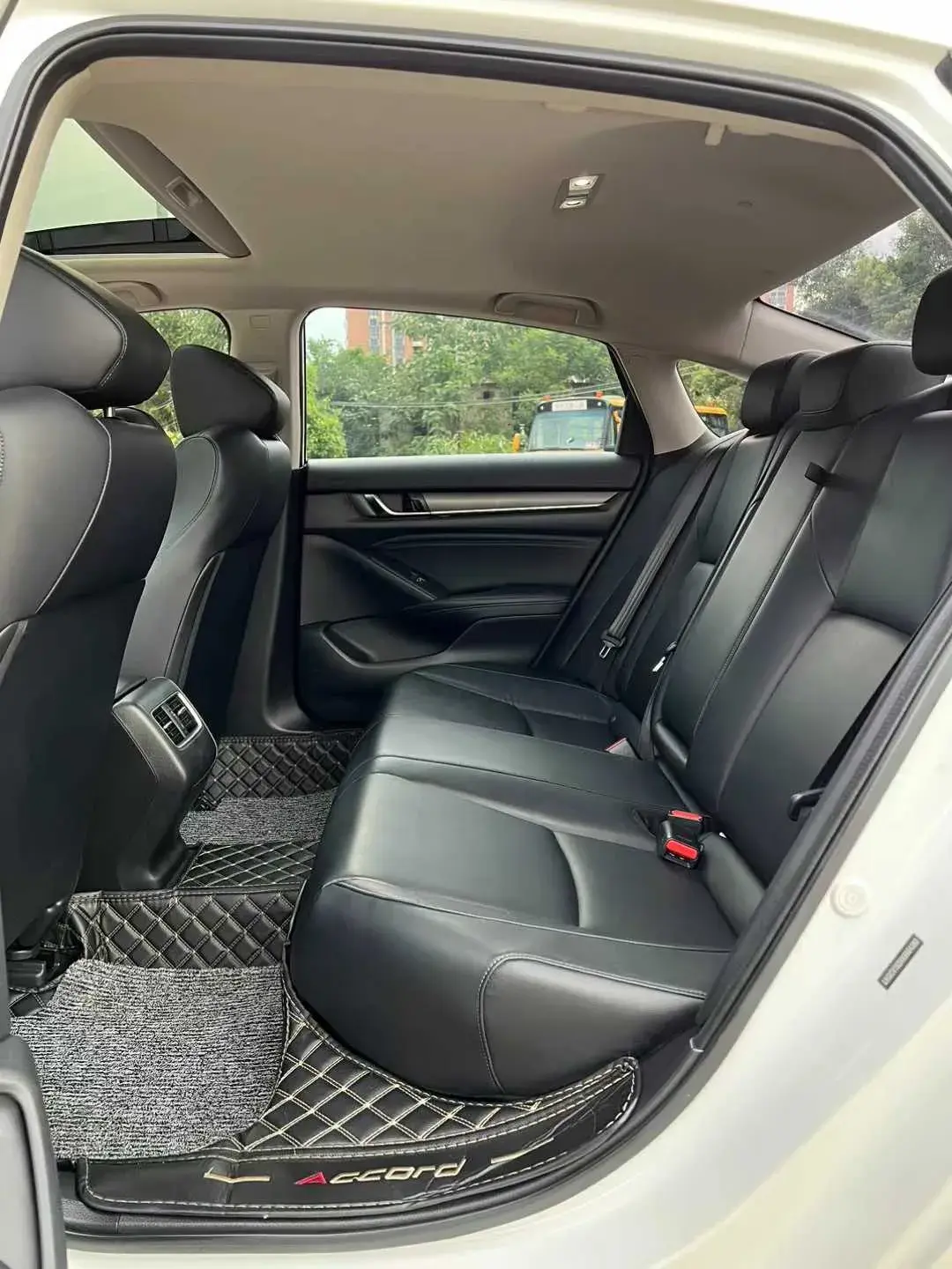 2018 HONDA ACCORD thumbnail 4