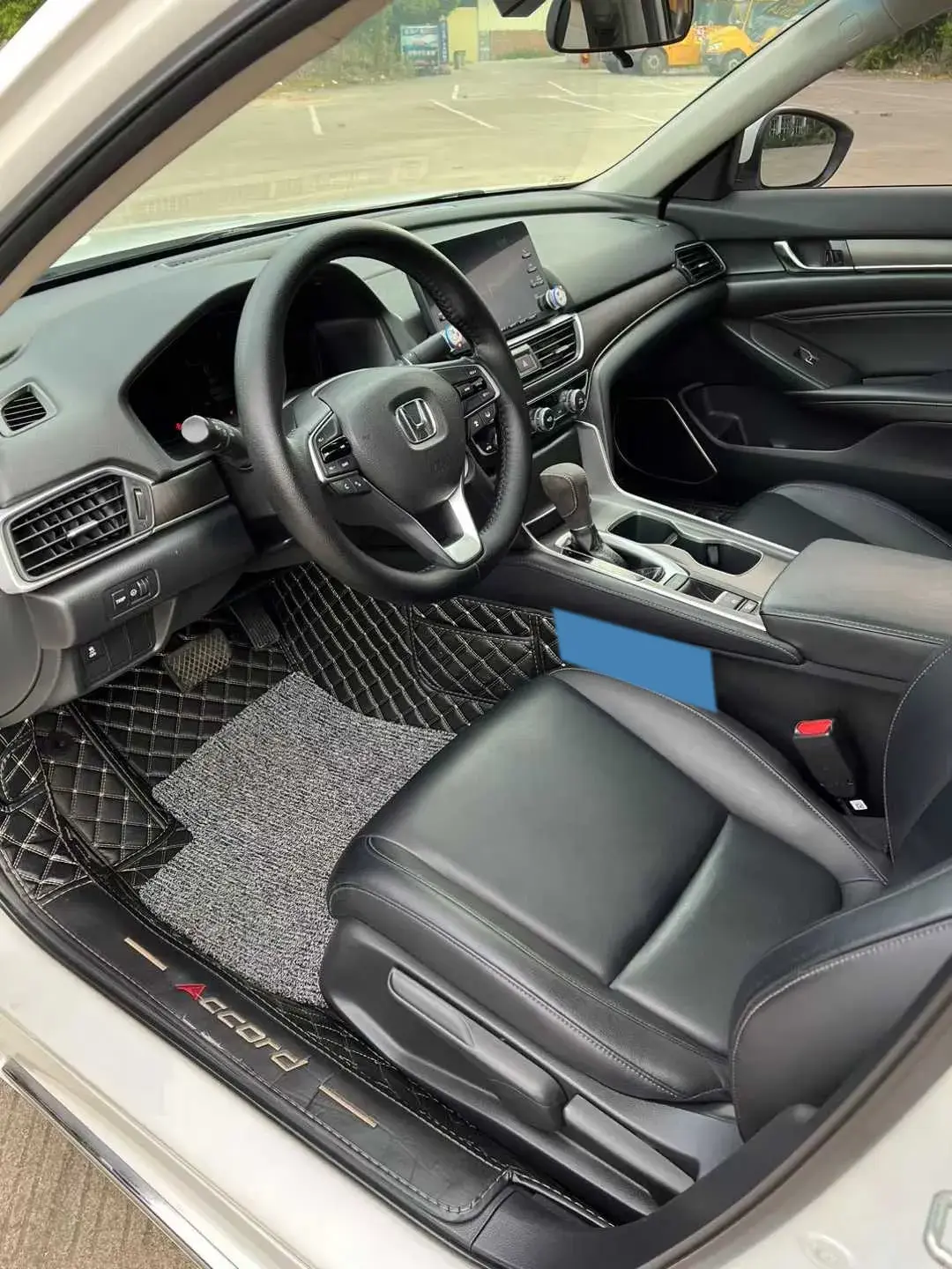 2018 HONDA ACCORD thumbnail 3