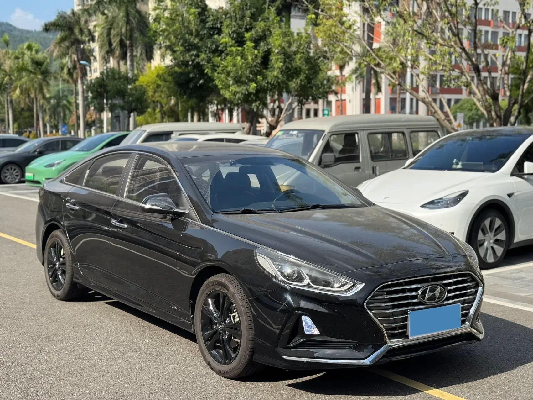 2017 HYUNDAI SONATA thumbnail 3