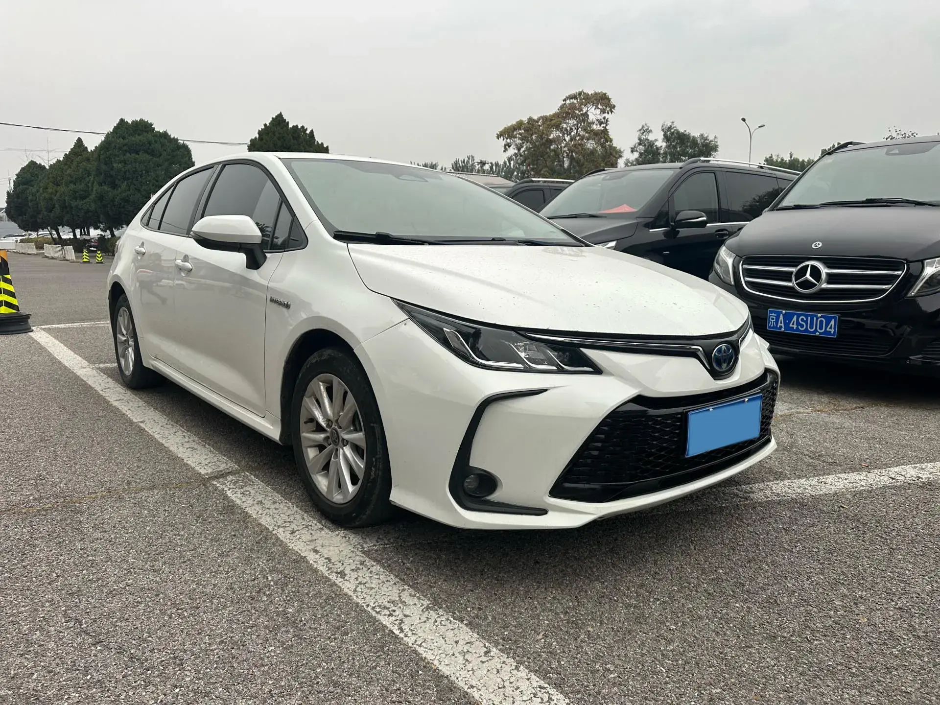 2023 TOYOTA COROLLA thumbnail 2