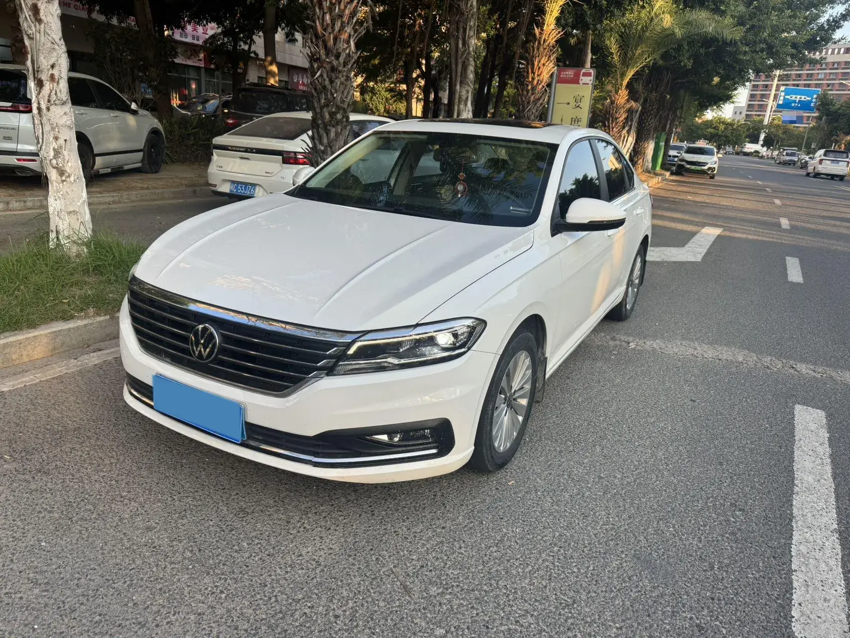 2021 VOLKSWAGEN LAVIDA view 1