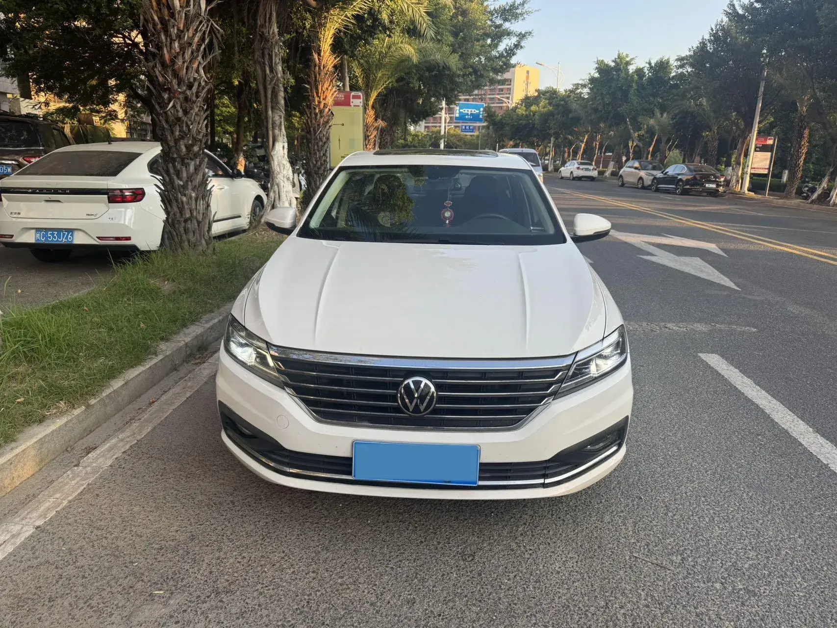 2021 VOLKSWAGEN LAVIDA thumbnail 3