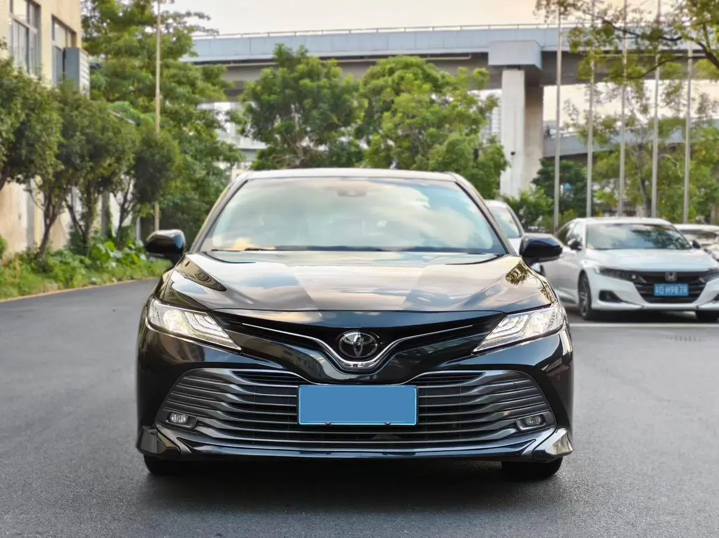 2019 TOYOTA CAMRY thumbnail 2