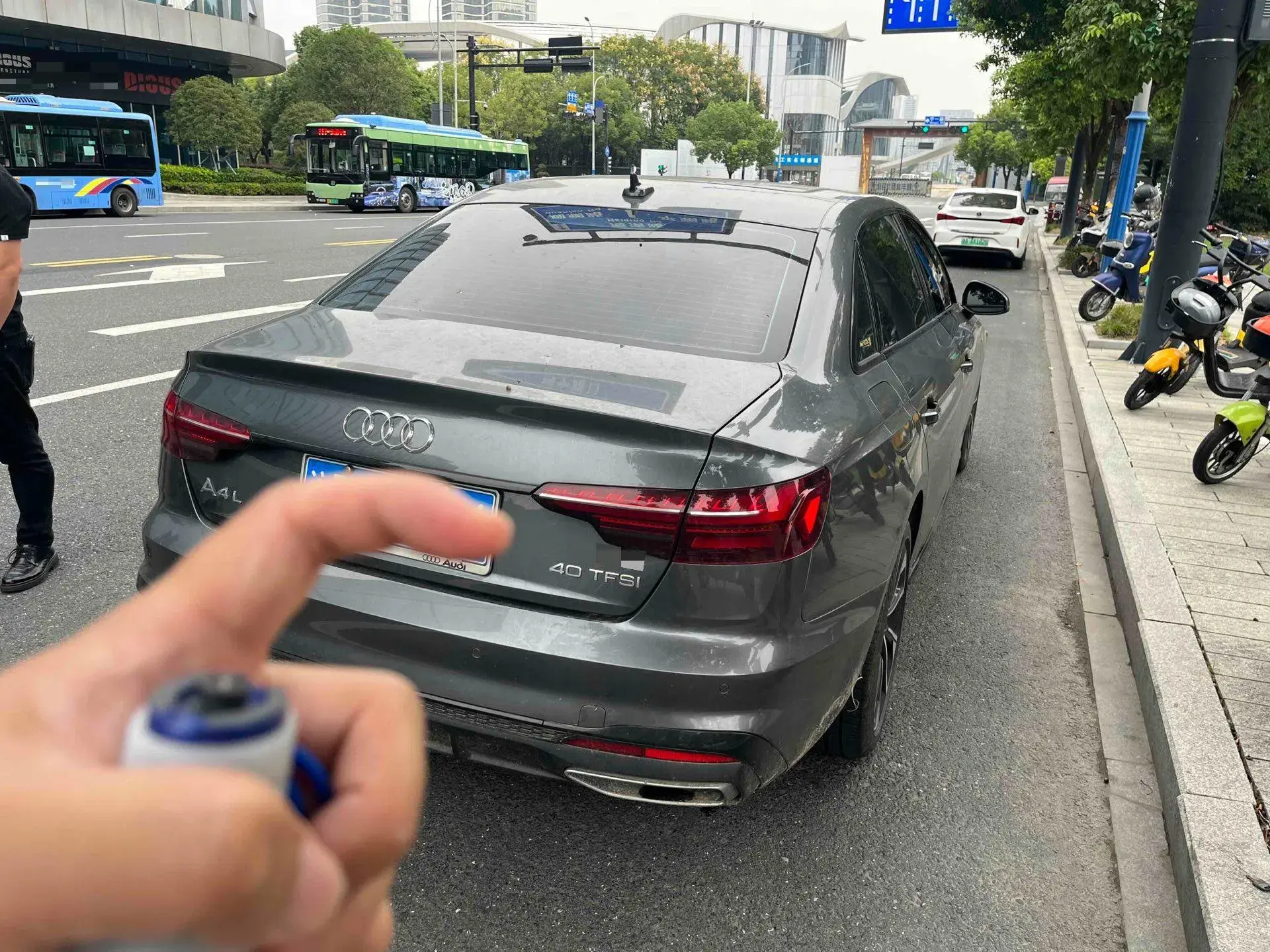 2023 AUDI A4L thumbnail 2