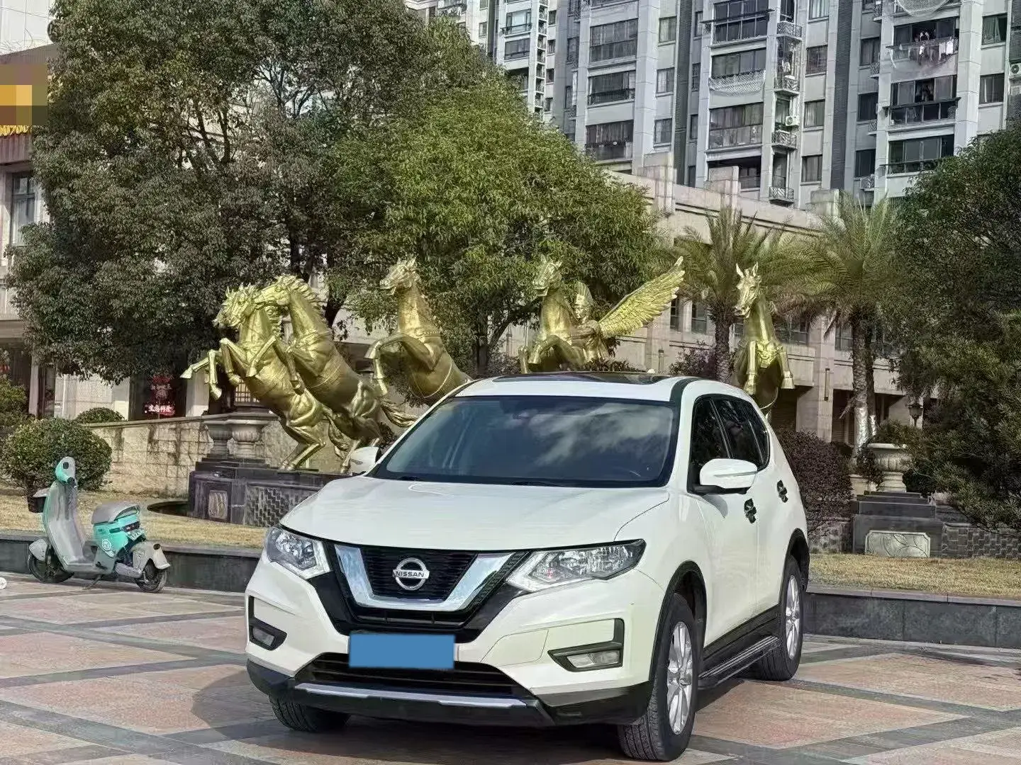 2020 NISSAN X-TRAIL view 1