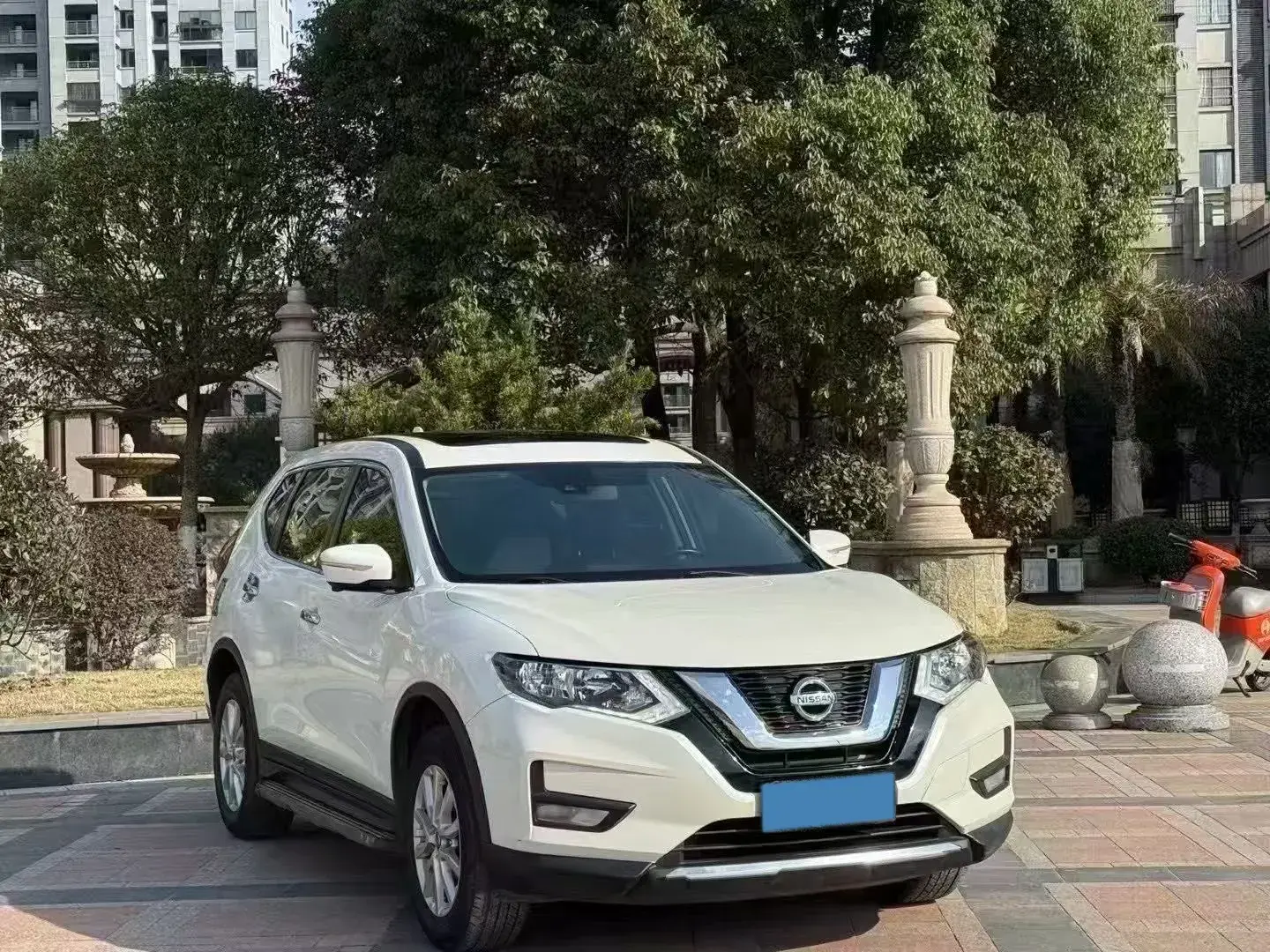 2020 NISSAN X-TRAIL thumbnail 2