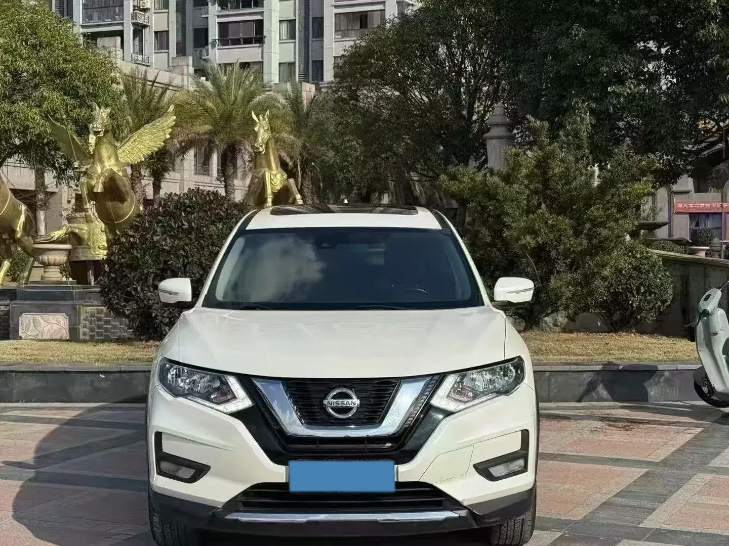 2020 NISSAN X-TRAIL thumbnail 3