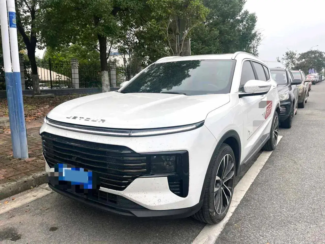 2025 JETOUR X70 view 1