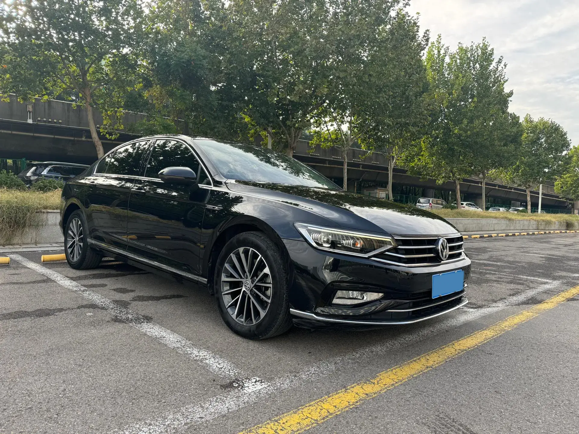 2020 VOLKSWAGEN MAGOTAN thumbnail 3