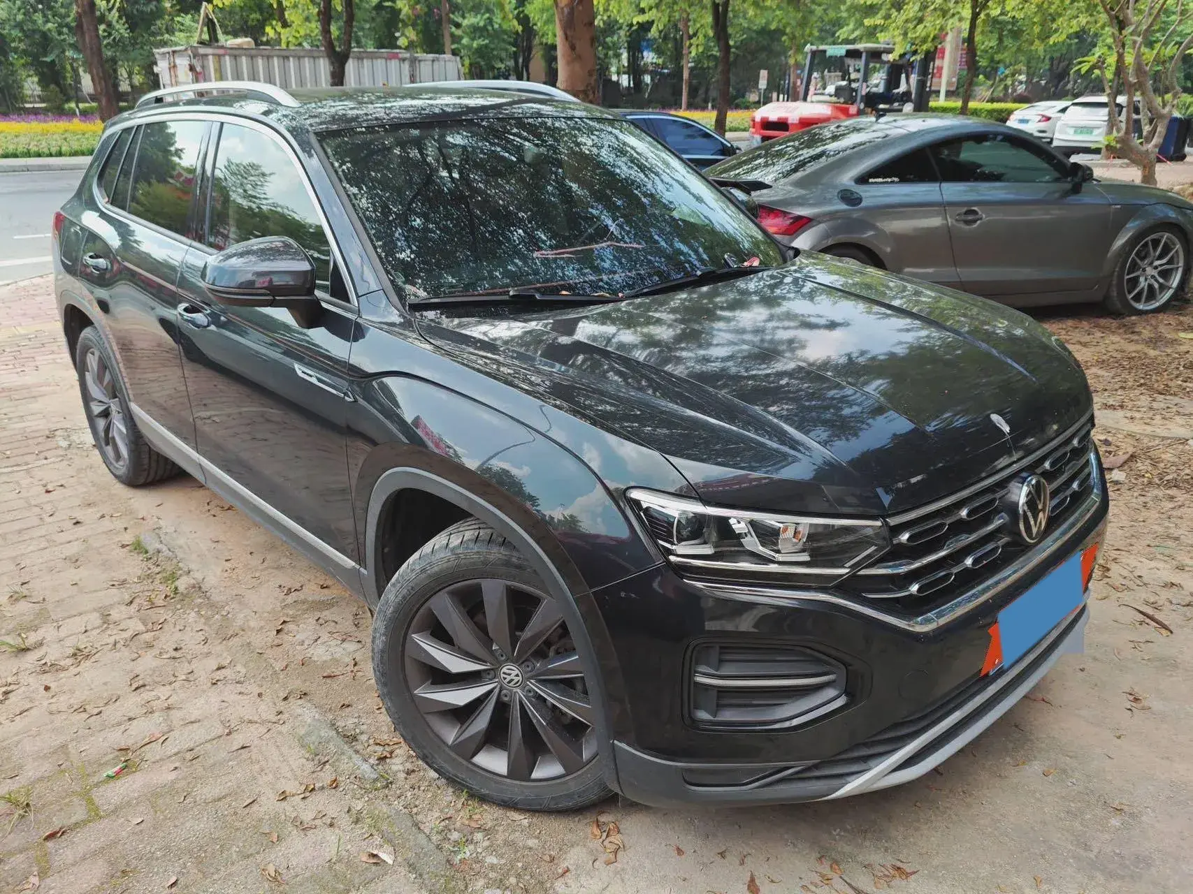 2019 VOLKSWAGEN TAYRON thumbnail 3