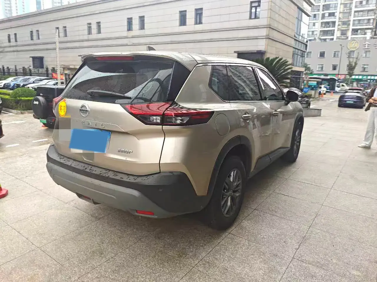 2021 NISSAN X-TRAIL thumbnail 3