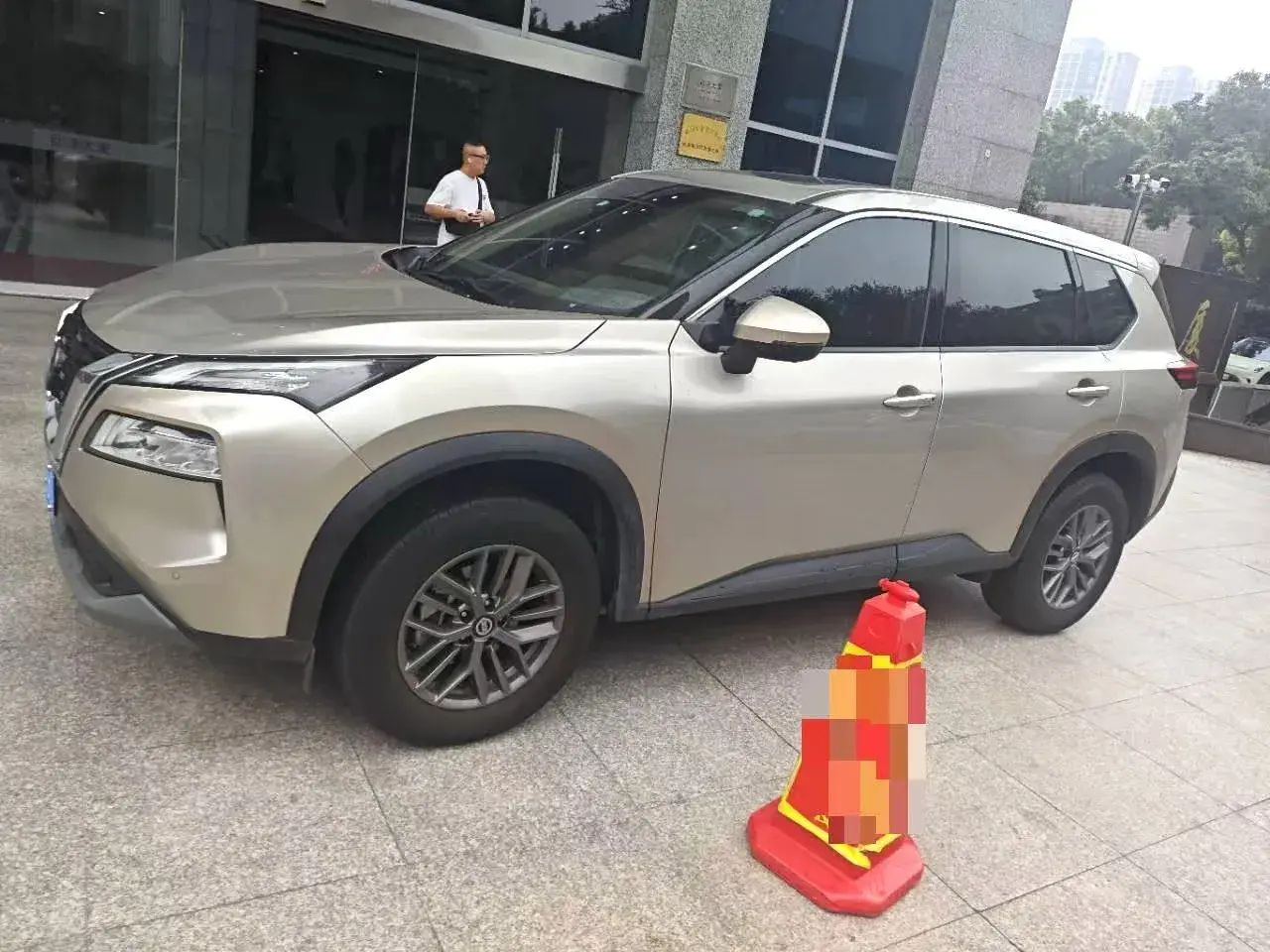 2021 NISSAN X-TRAIL thumbnail 2