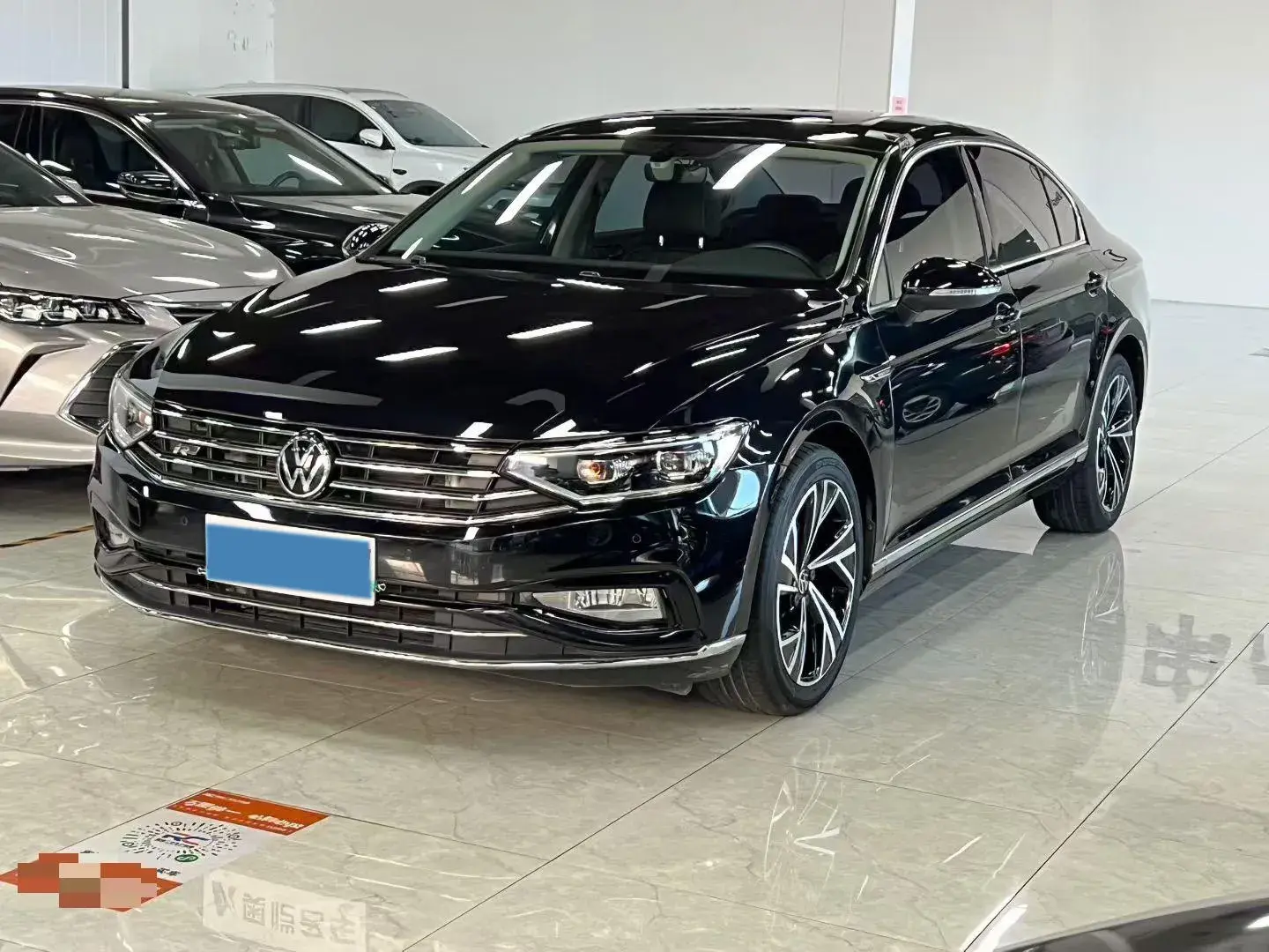 2020 VOLKSWAGEN MAGOTAN view 1