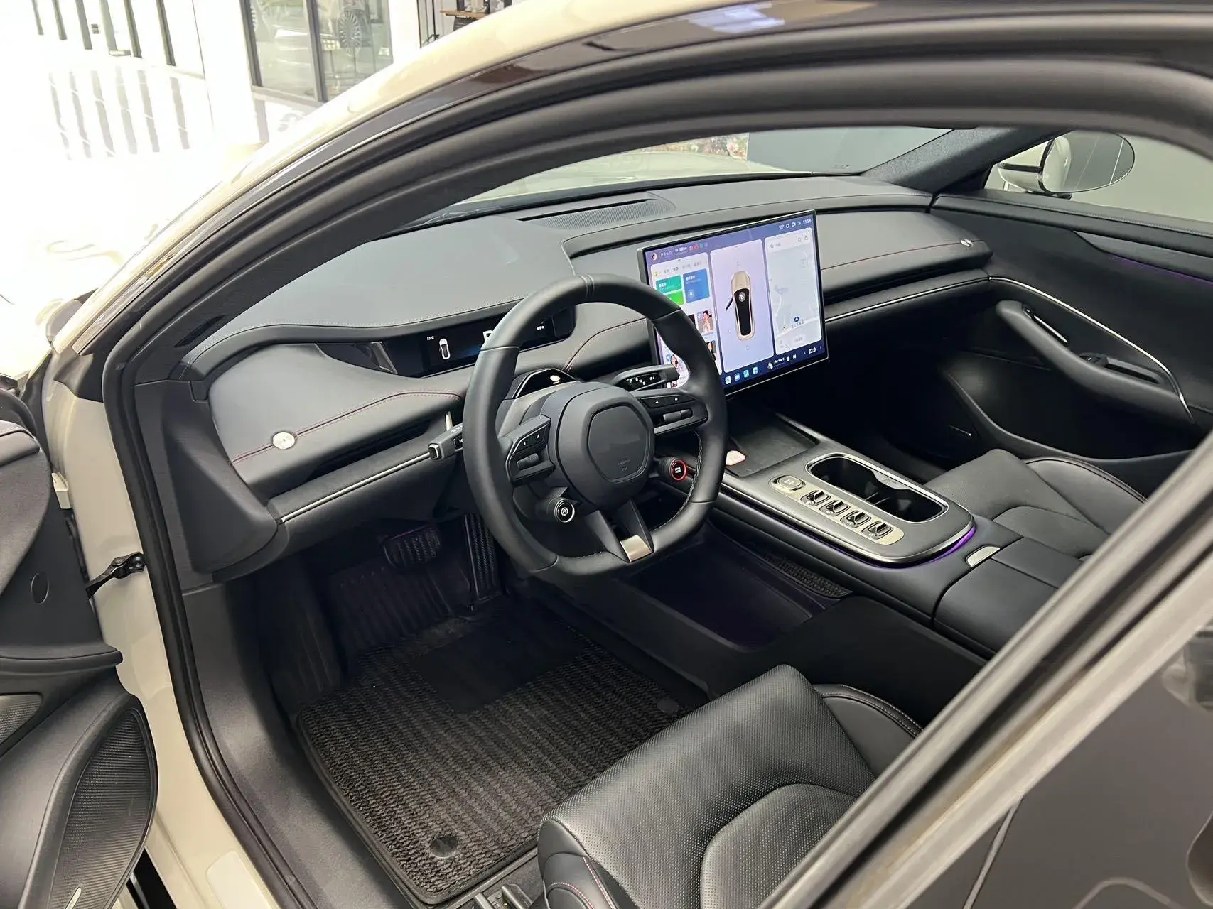 2024 MI SU7 thumbnail 3