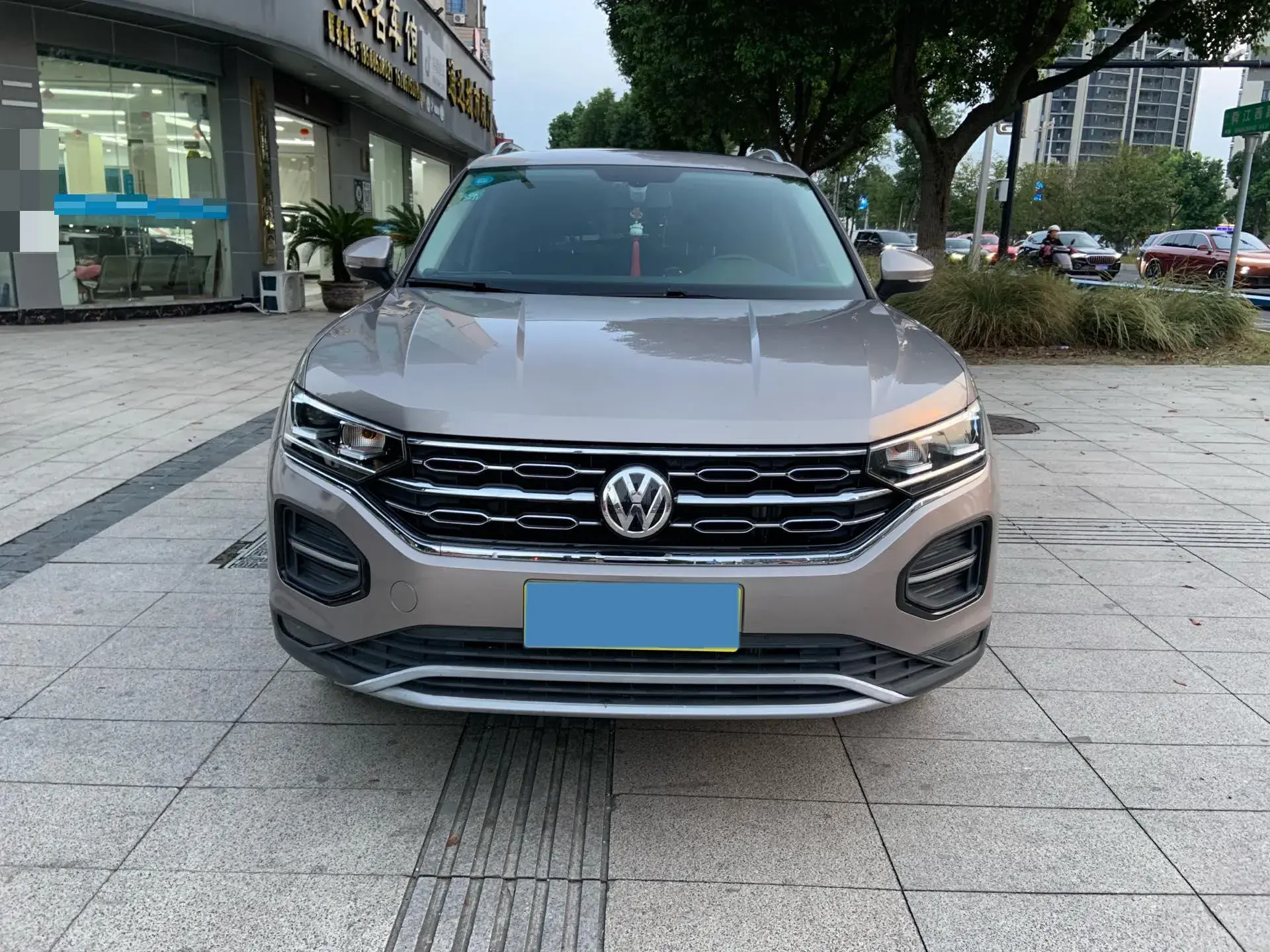 2019 VOLKSWAGEN TAYRON thumbnail 2