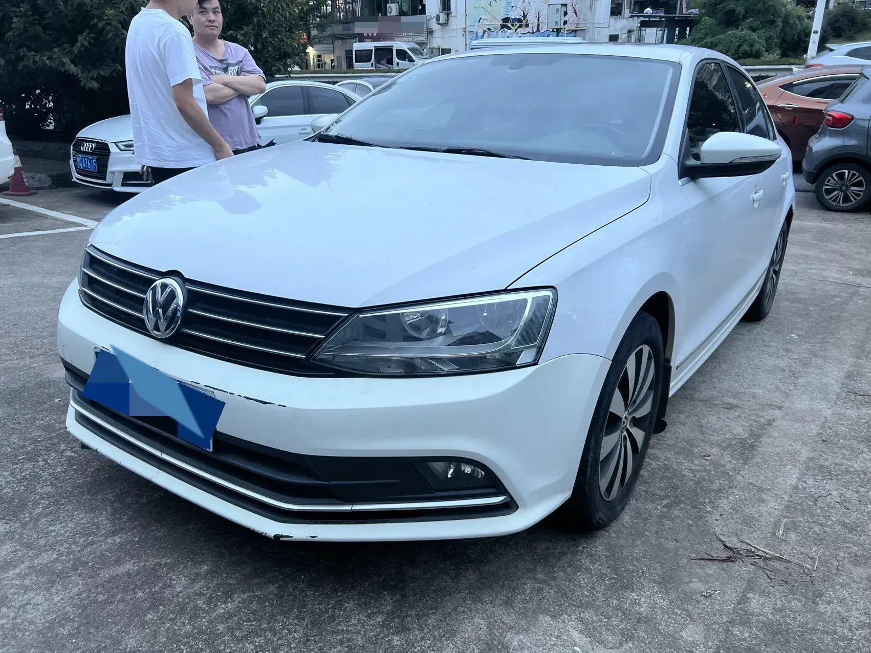 2018 VOLKSWAGEN SAGITAR view 1