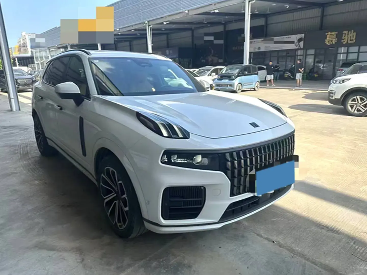 2023 LYNK&CO 09 thumbnail 2