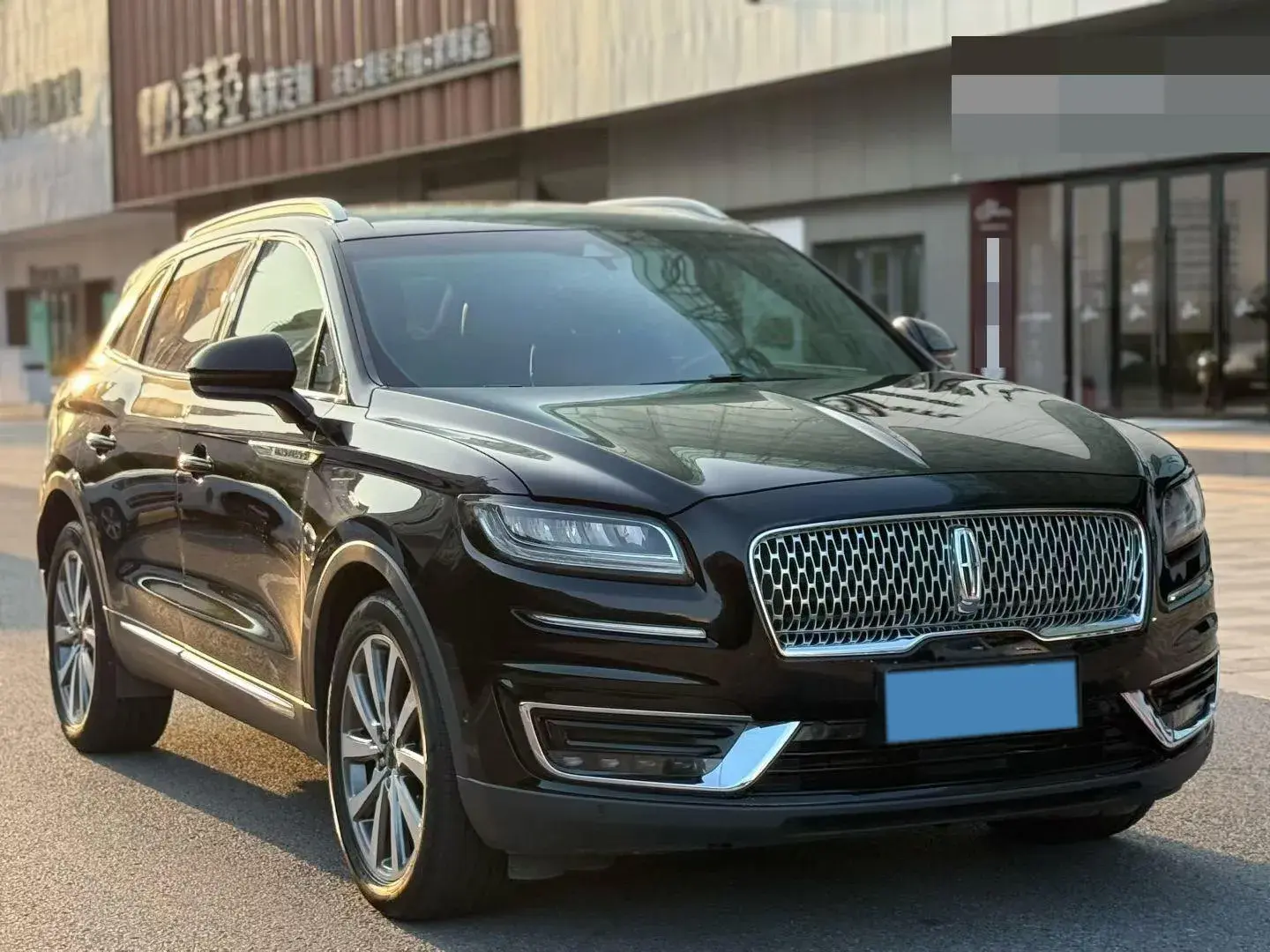 2019 LINCOLN NAUTILUS thumbnail 3