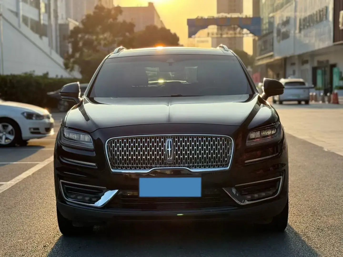 2019 LINCOLN NAUTILUS thumbnail 2