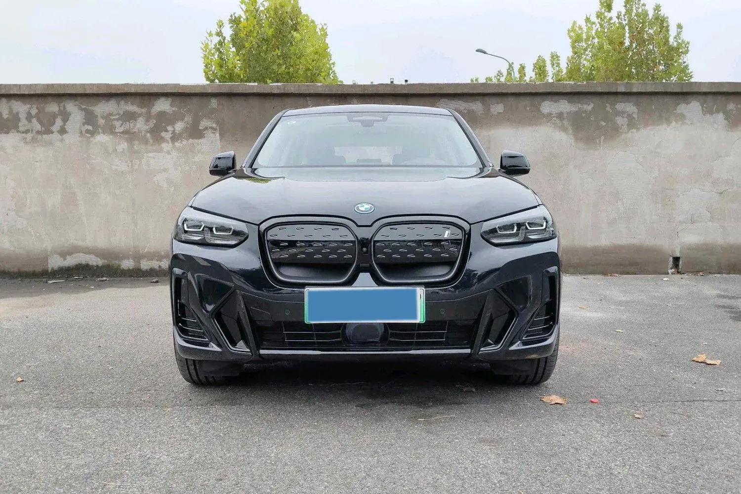2024 BMW IX3 thumbnail 4