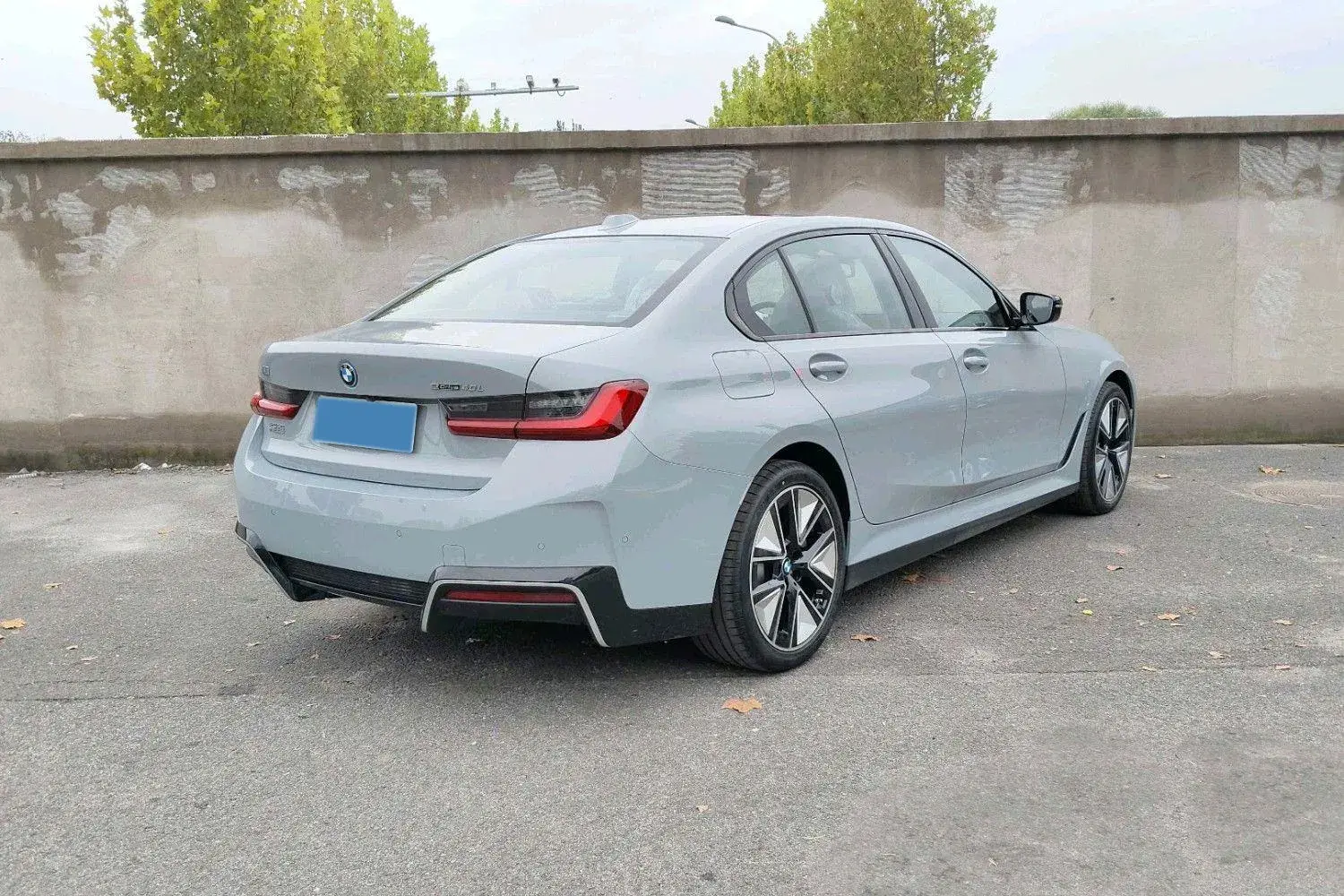 2025 BMW I3 thumbnail 3