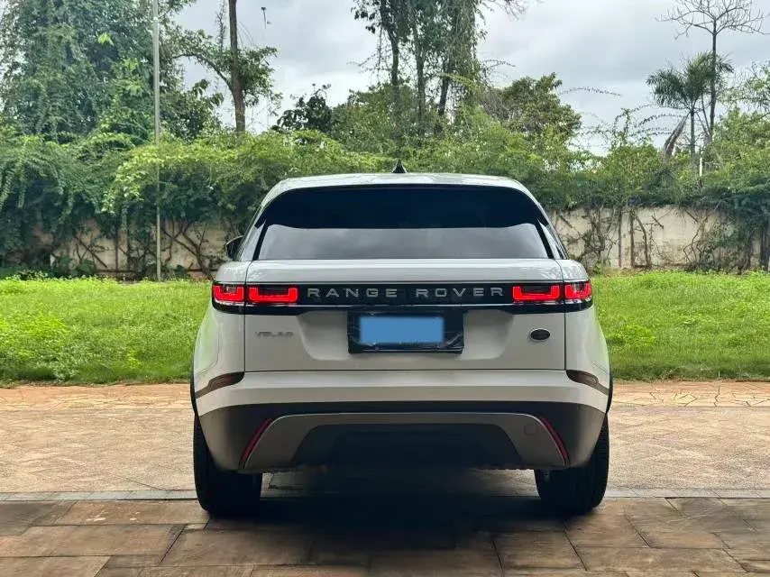 2020 LAND ROVER thumbnail 3