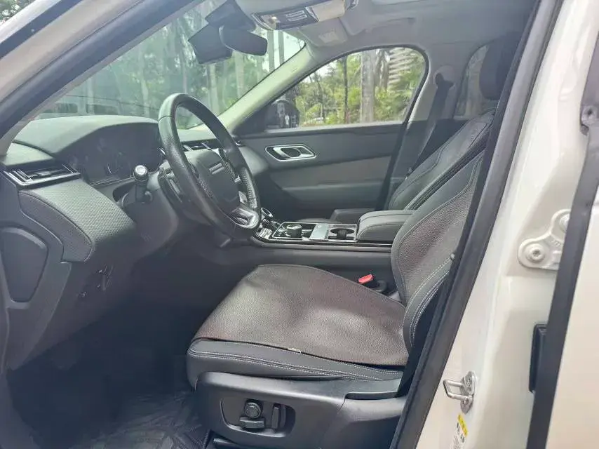 2020 LAND ROVER thumbnail 4