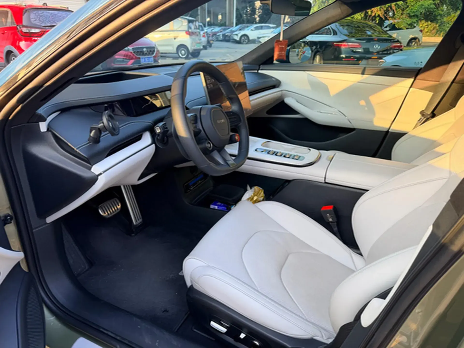 2024 MI SU7 thumbnail 3