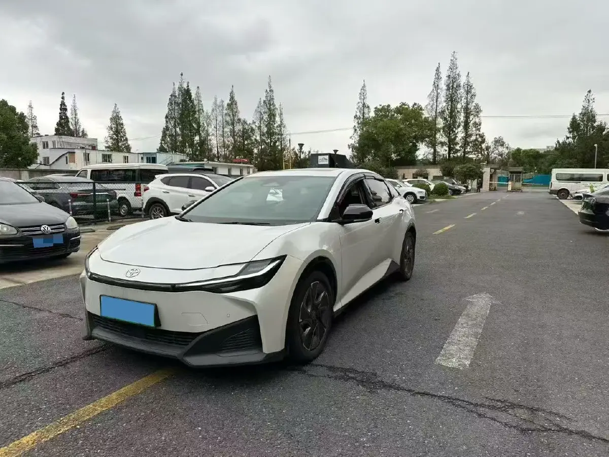 2023 Toyota bZ3 BEV 49.92KWH