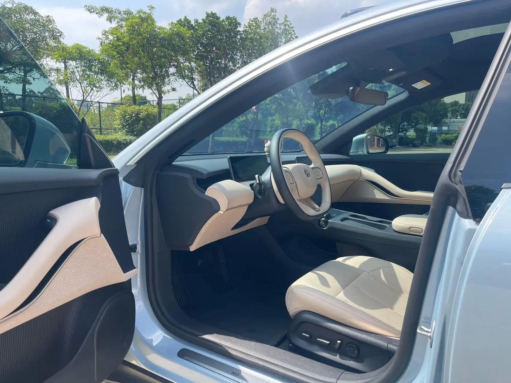 2024 NIO ET5T thumbnail 4